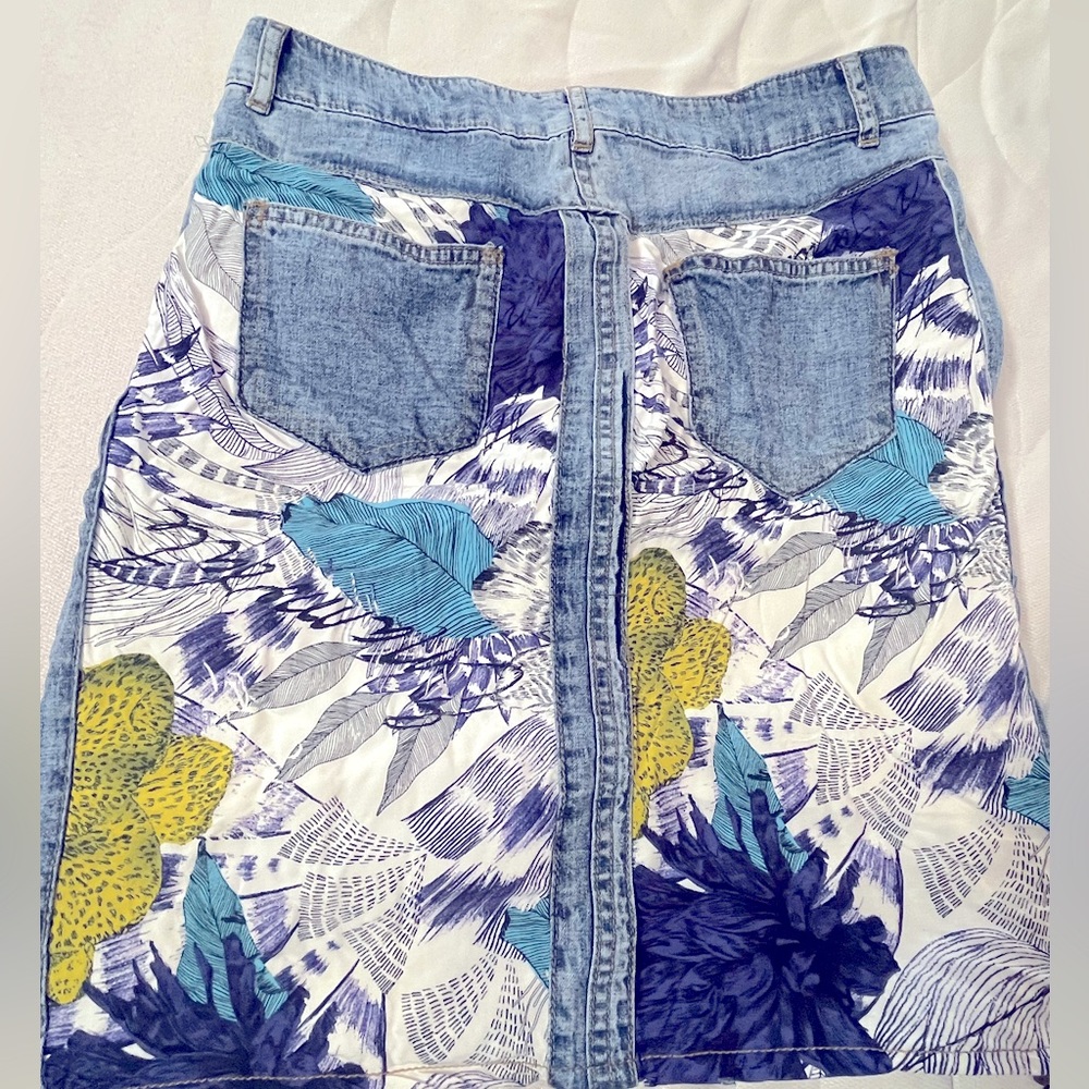 Very cute and unique Desigual skirt